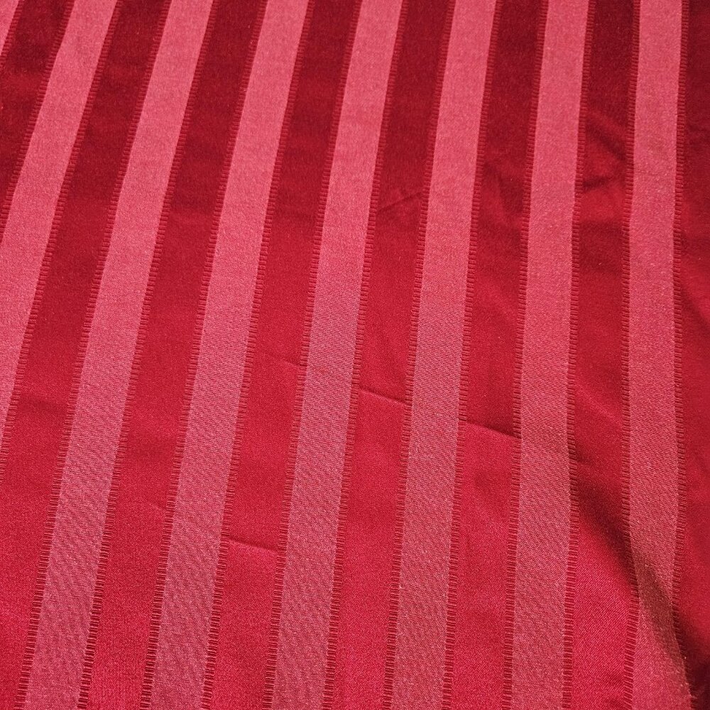 Red Stripe Round Tablecloth 66 inch Diameter Damask Jacquard Satin Table Cover